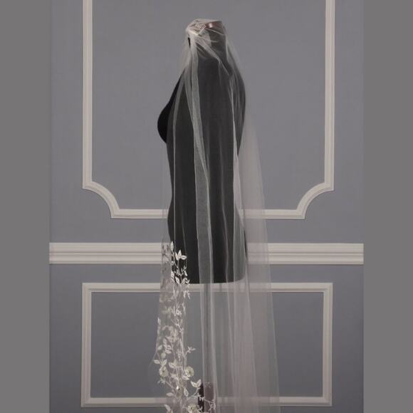 TONI FEDERICI Secret Garden E1-6427 Ivory Knee Length Beaded Crystal Bridal Veil main image 7